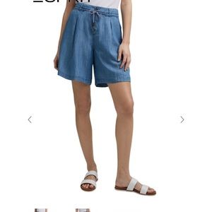 Esprit high-waist pleated shorts